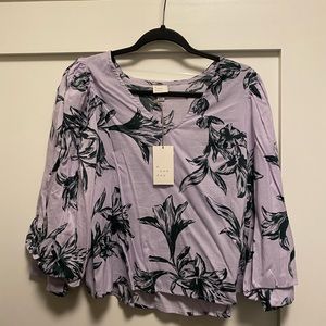 NWT Lavender Palm Top